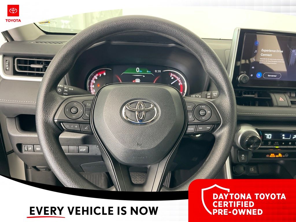 2024 Toyota RAV4 XLE - Photo 26