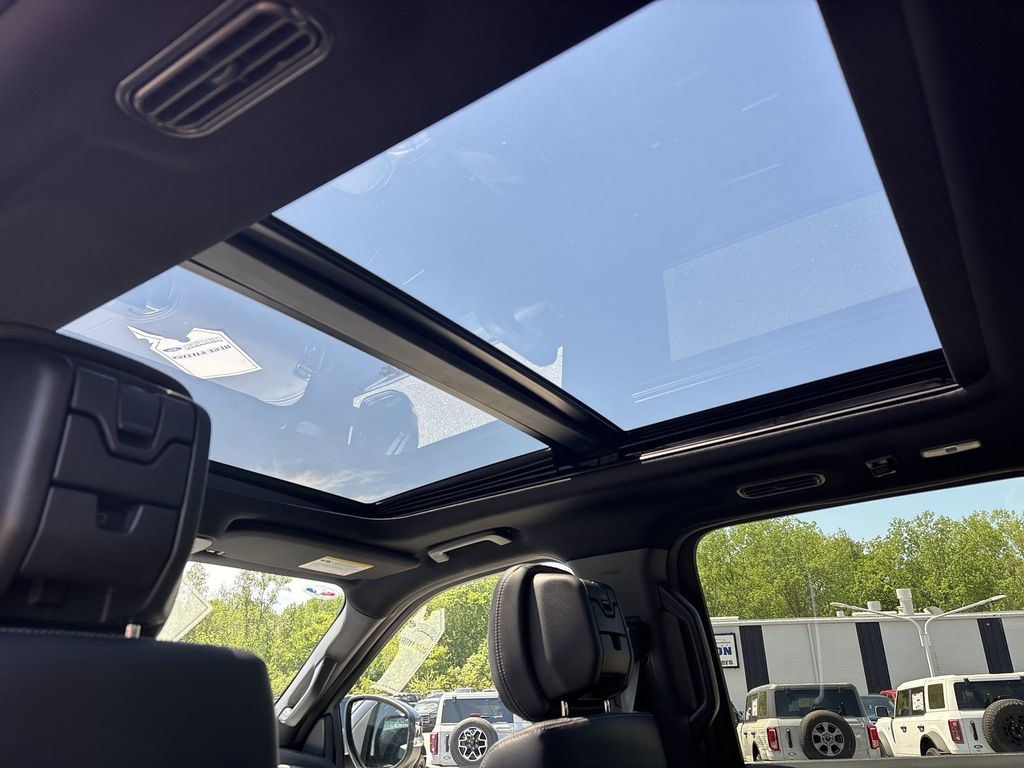 New 2026 Glacier Gray Metallic Tri-Coat Ford Platinum® image 16