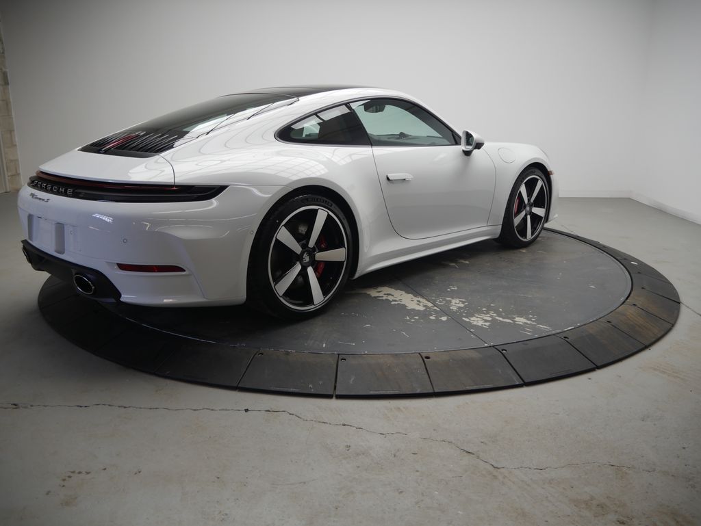 Thumbnail: 2026 Porsche 911 - 7
