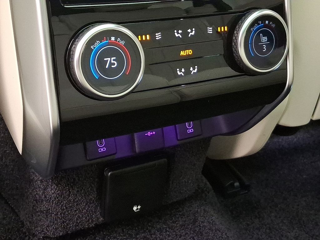 Thumbnail: 2026 Land Rover Range Rover - 7