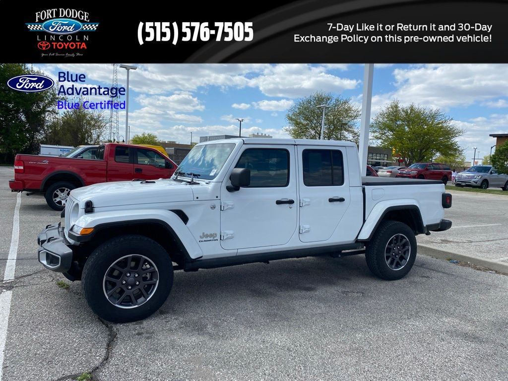 Bright White Clearcoat 2022 Jeep Gladiator Overland Crew Cab 4WD Pickup Truck Four-Wheel Drive 6-Speed Manual