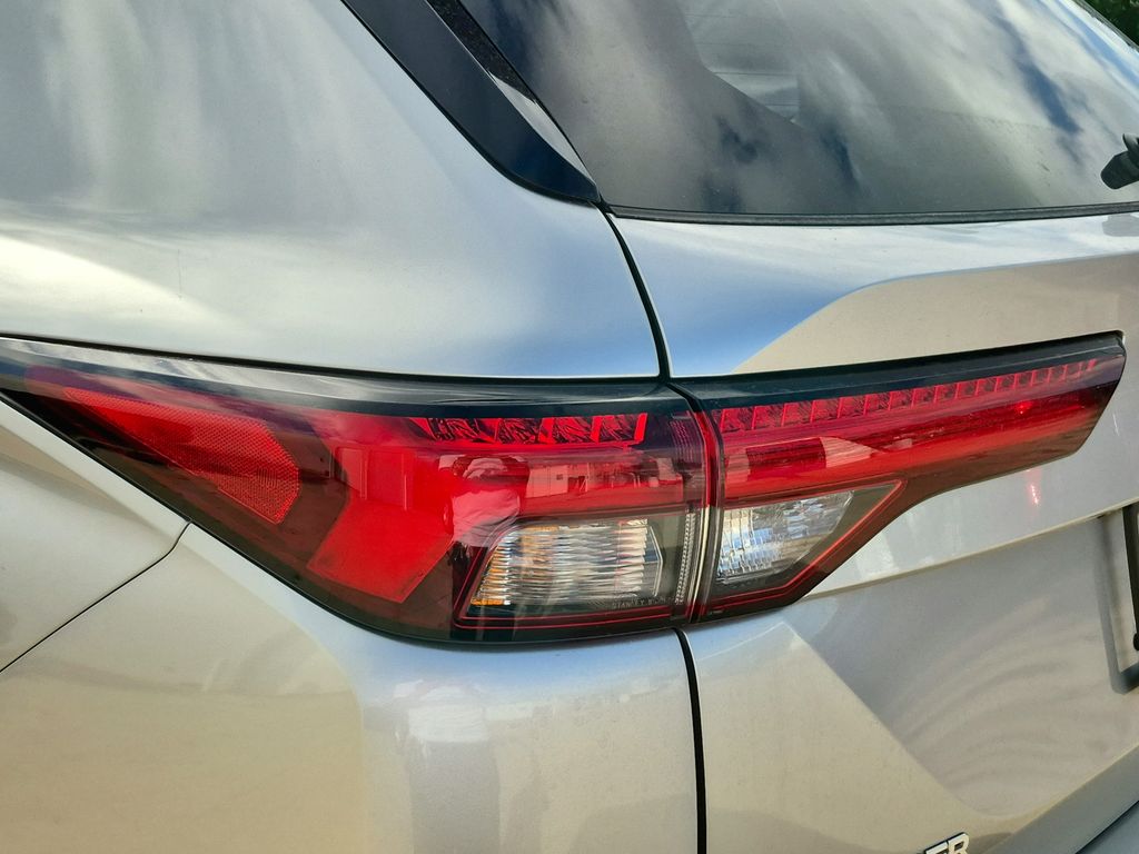 2023 Mitsubishi Outlander SE Silver at North Houston Mitsubishi