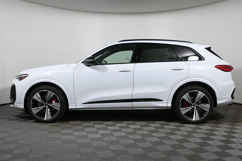 Thumbnail: 2025 Audi SQ5 - 2