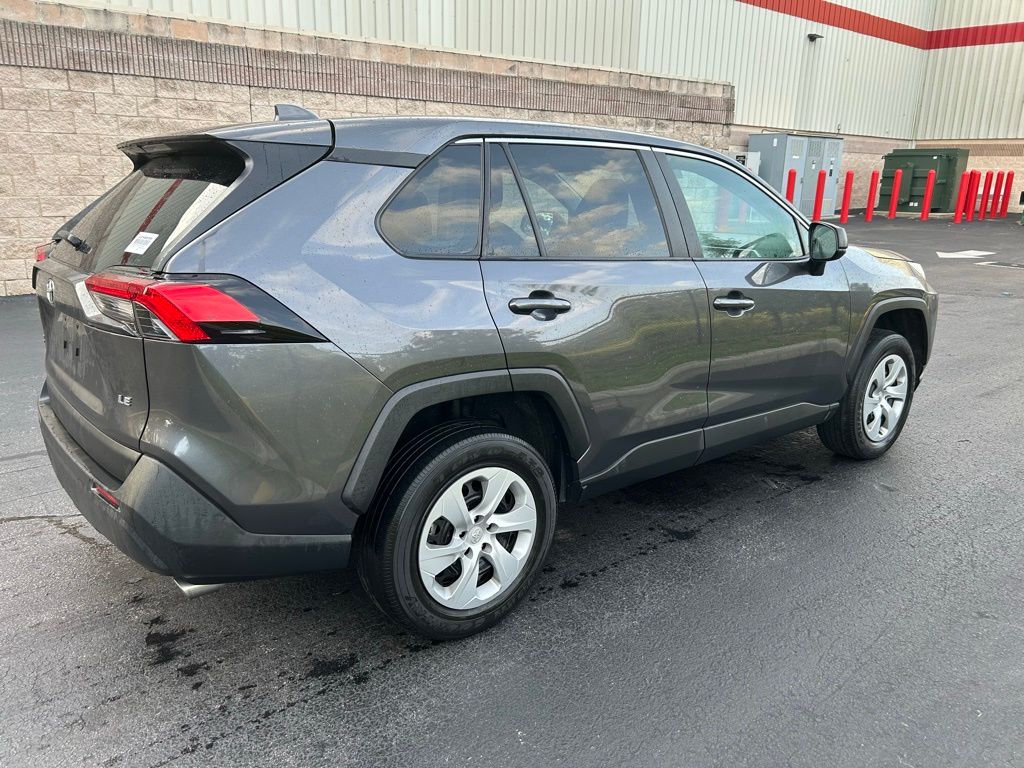 2024 Toyota RAV4 LE 5