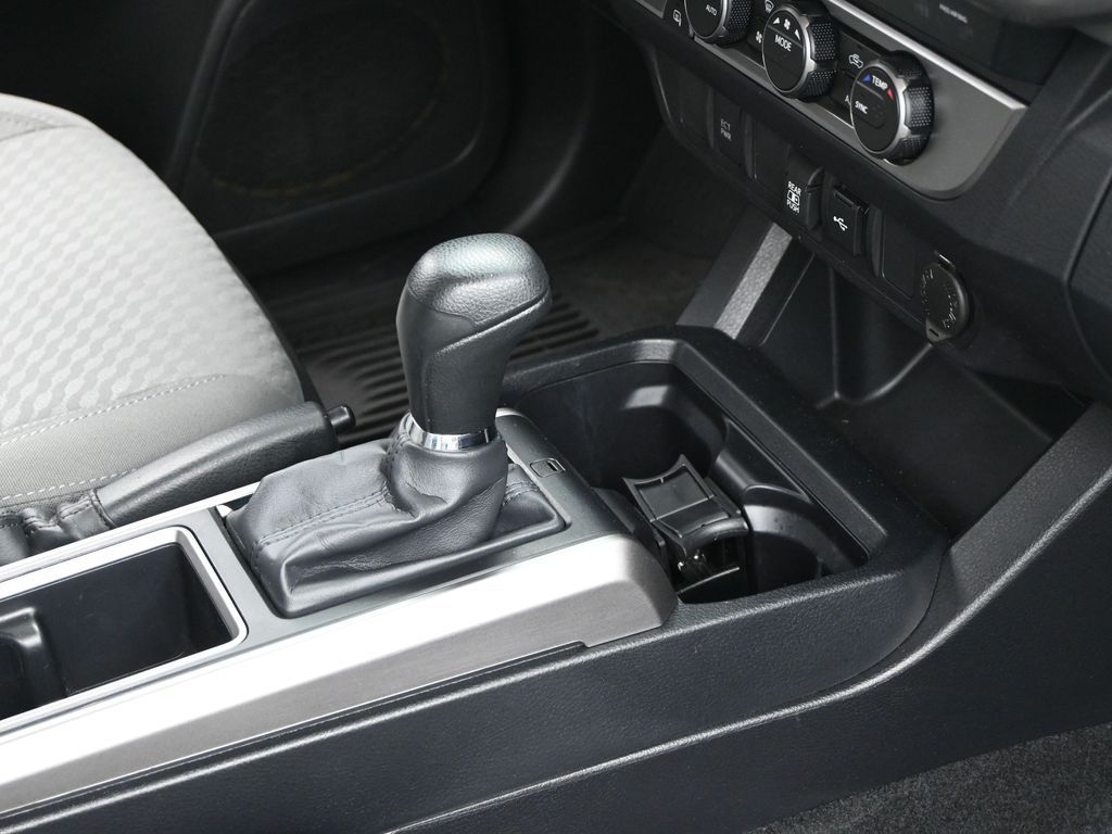 2022 Toyota Tacoma SR5 V6