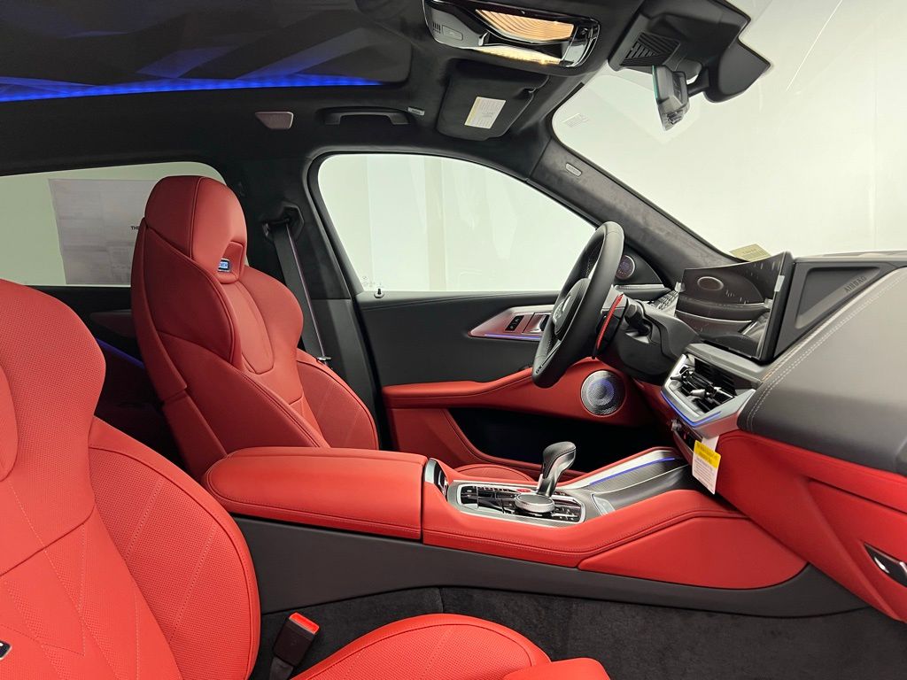2025 BMW XM  8