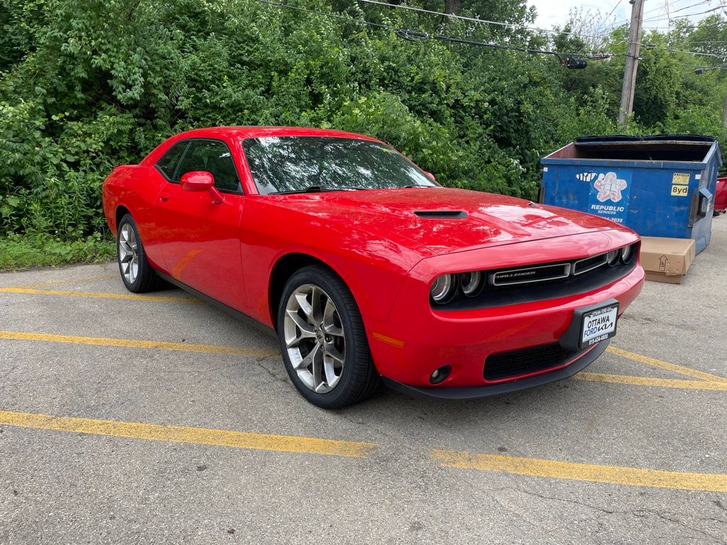 Torred Clearcoat 2022 Dodge Challenger SXT RWD Coupe Rear-Wheel Drive 8-Speed Automatic