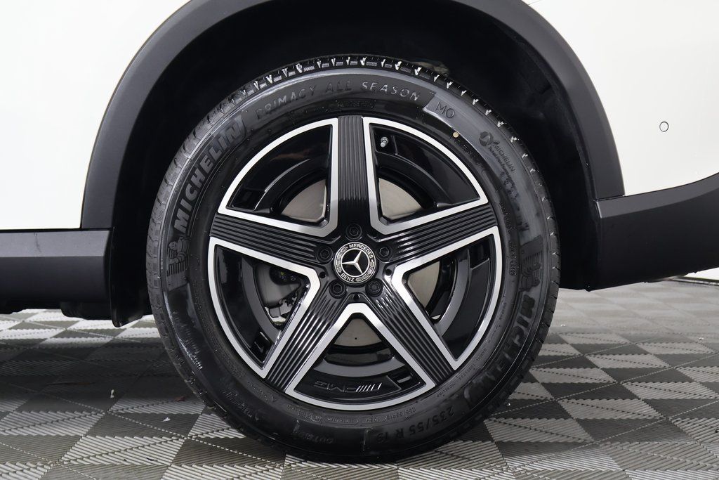 Thumbnail: 2026 Mercedes-Benz GLC - 10