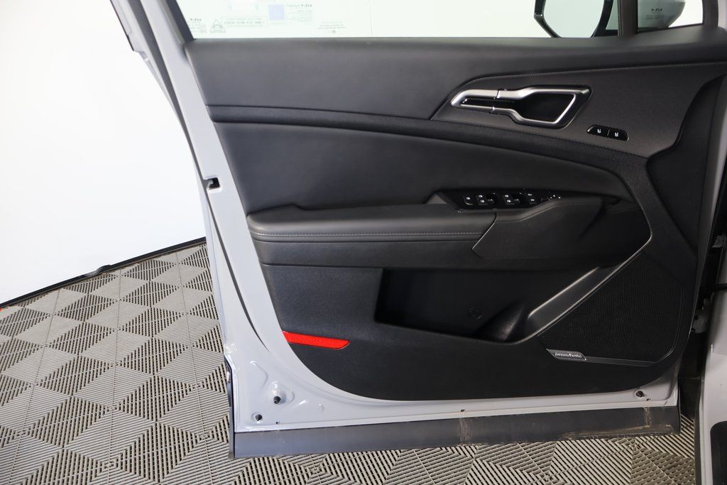 Thumbnail: 2025 Kia Sportage - 12