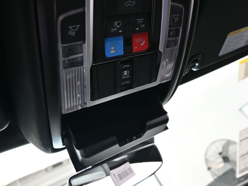 New 2026 Serrano Green Metallic Ram Big Horn/Lone Star image 25