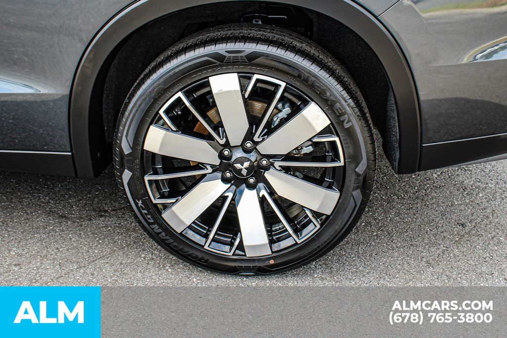 Used 2025 Gray Mitsubishi SE image 16