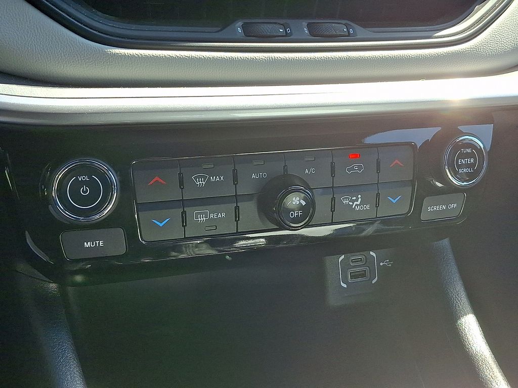 2025 Jeep Compass Limited White at Bob Ruth Ford