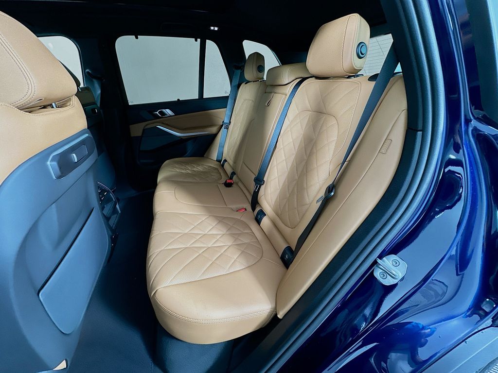 Thumbnail: 2026 BMW X5 - 17