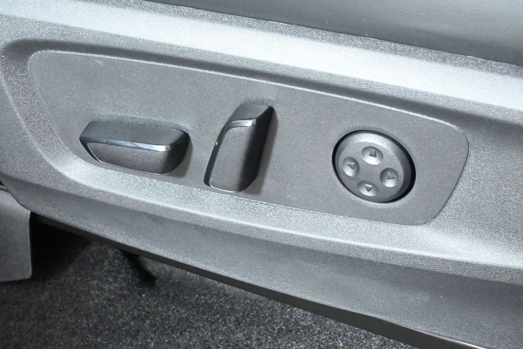 Thumbnail: 2026 INFINITI QX60 - 30