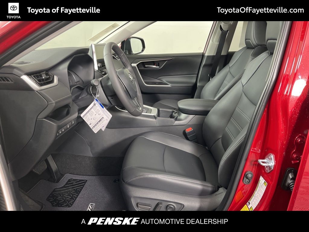 2025 Toyota RAV4 XLE Premium 23