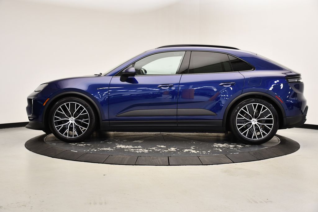 Thumbnail: 2025 Porsche Macan - 2