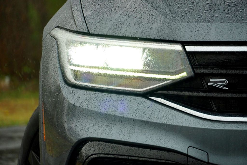 Used Car 2023 Volkswagen Tiguan  2.0t Se R-line Black For Sale Under $25,000 In Taylor, Texas