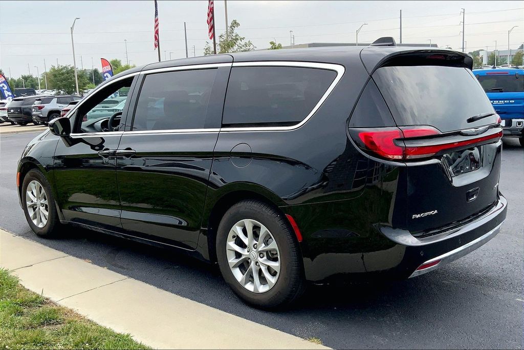 Used 2026 Chrysler Pacifica Limited with VIN 2C4RC1GG2TR264516 for sale in Kansas City