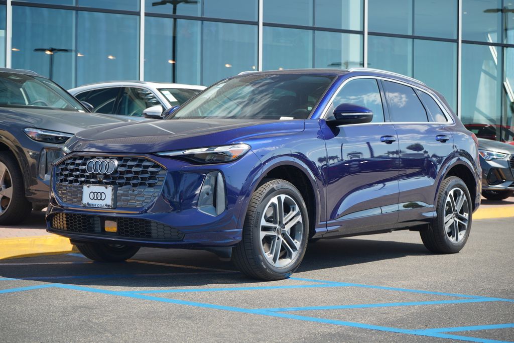 Thumbnail: 2025 Audi Q5 - 1