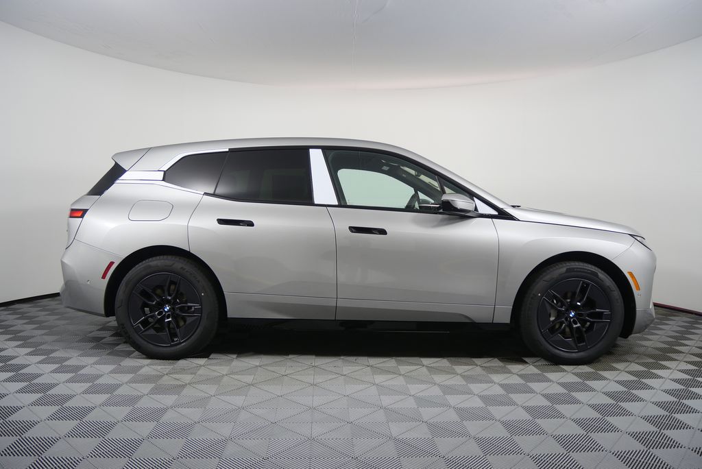 Thumbnail: 2026 BMW iX - 2