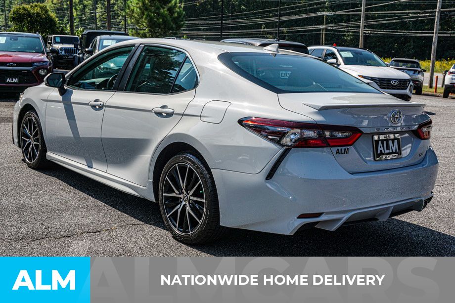 2023 Toyota Camry SE photo 4