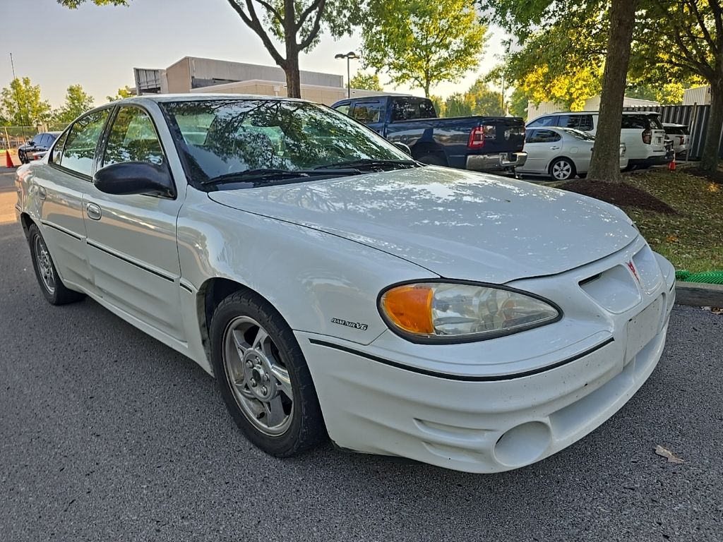 Summit White 2003 Pontiac Grand Am Sedan Front-Wheel Drive 4-Speed Automatic Overdrive