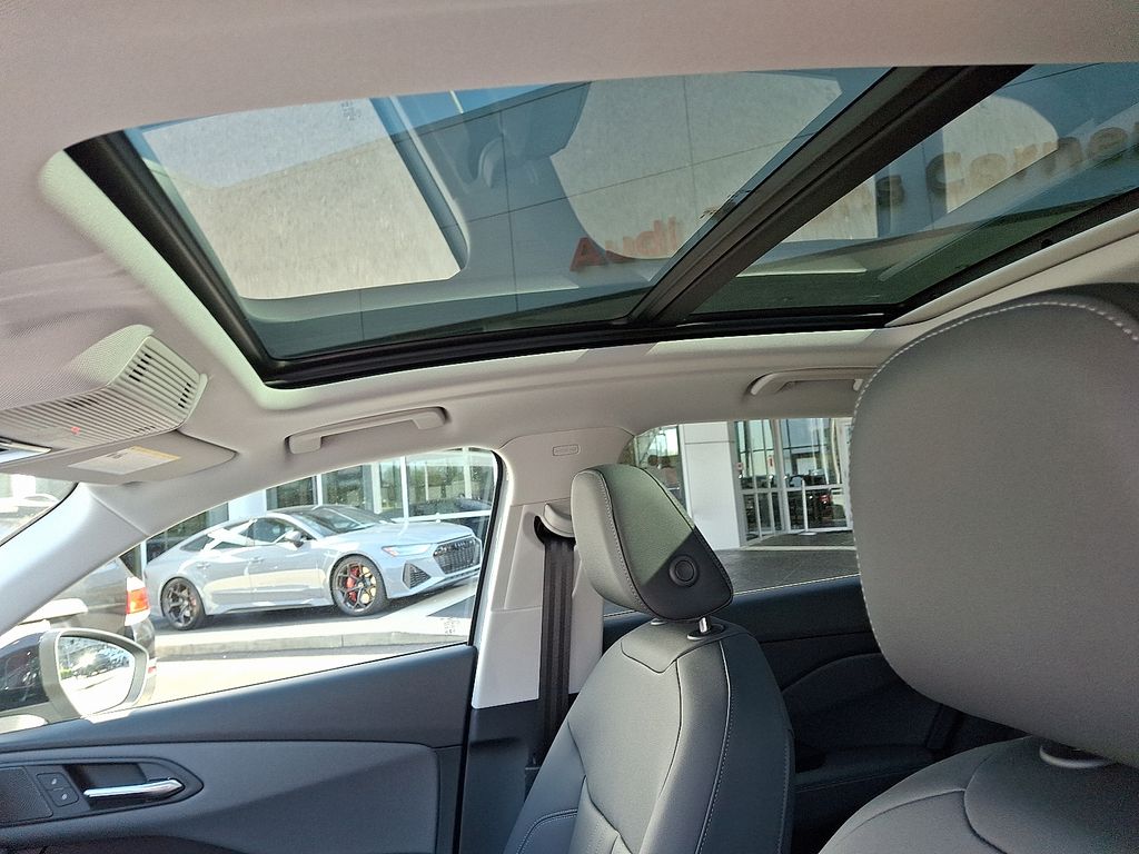 Thumbnail: 2026 Audi Q3 - 11