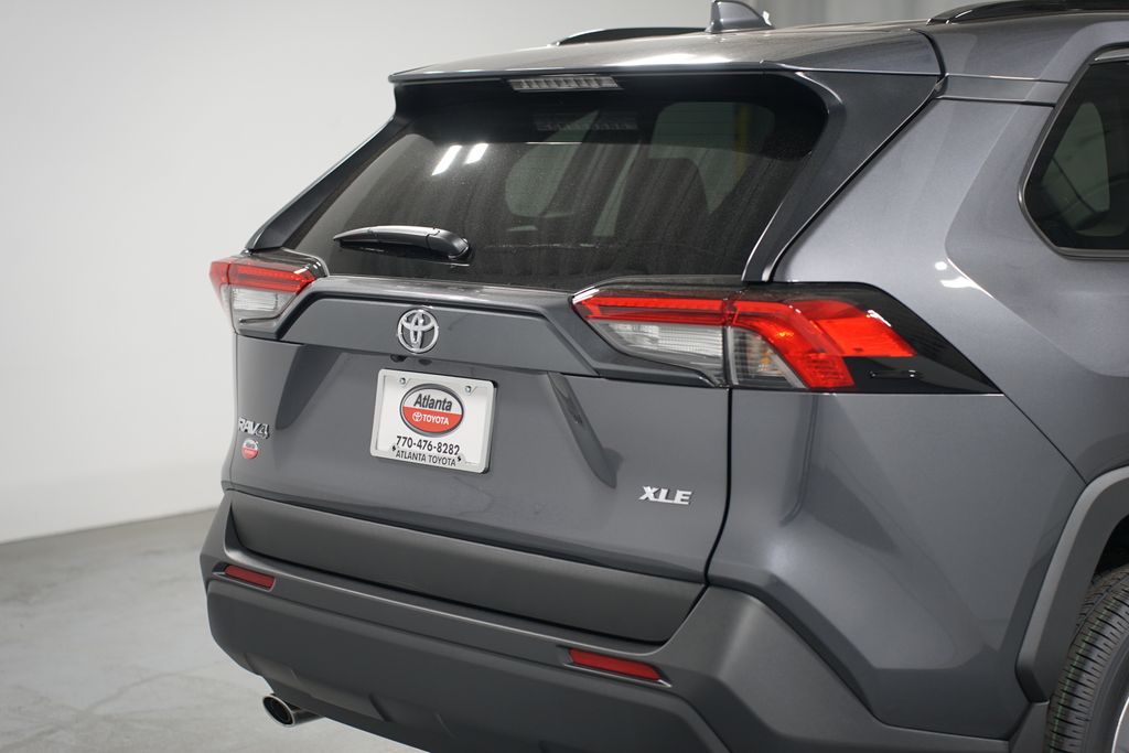 2025 Toyota RAV4 XLE 9