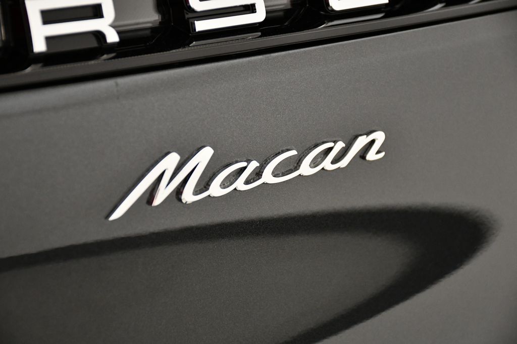 Thumbnail: 2025 Porsche Macan - 11
