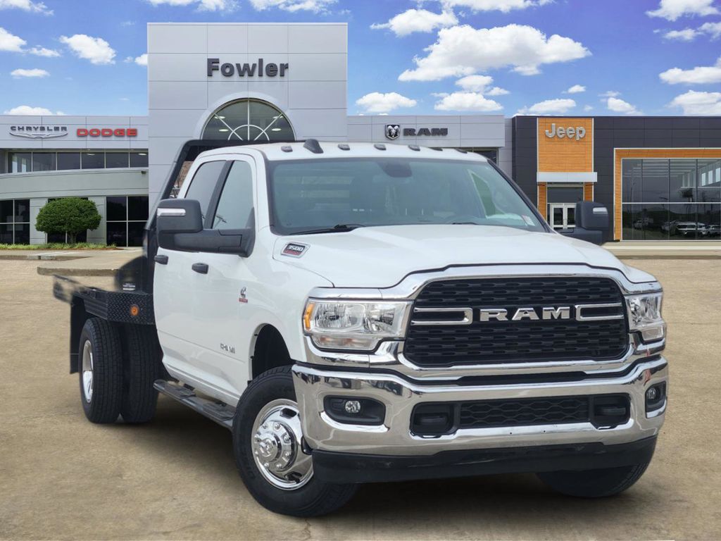 2024 RAM 3500 Chassis SLT Crew Cab LB DRW 4WD