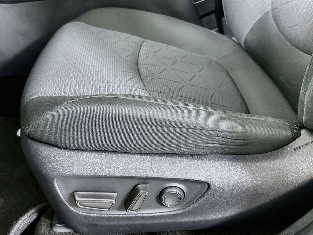 Thumbnail: 2025 Toyota RAV4 - 20