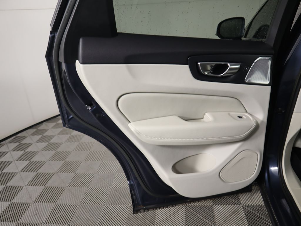 Thumbnail: 2023 Volvo XC60 - 25