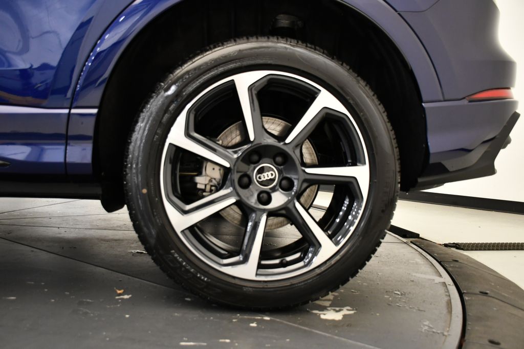 Thumbnail: 2025 Audi Q3 - 15