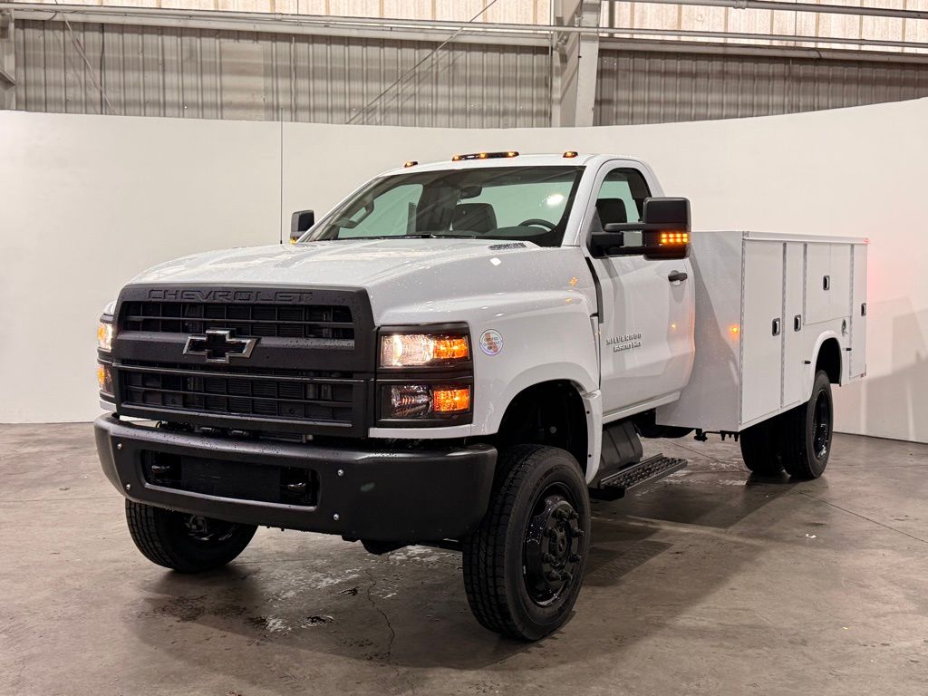 2025 Chevrolet Silverado 5500HD 