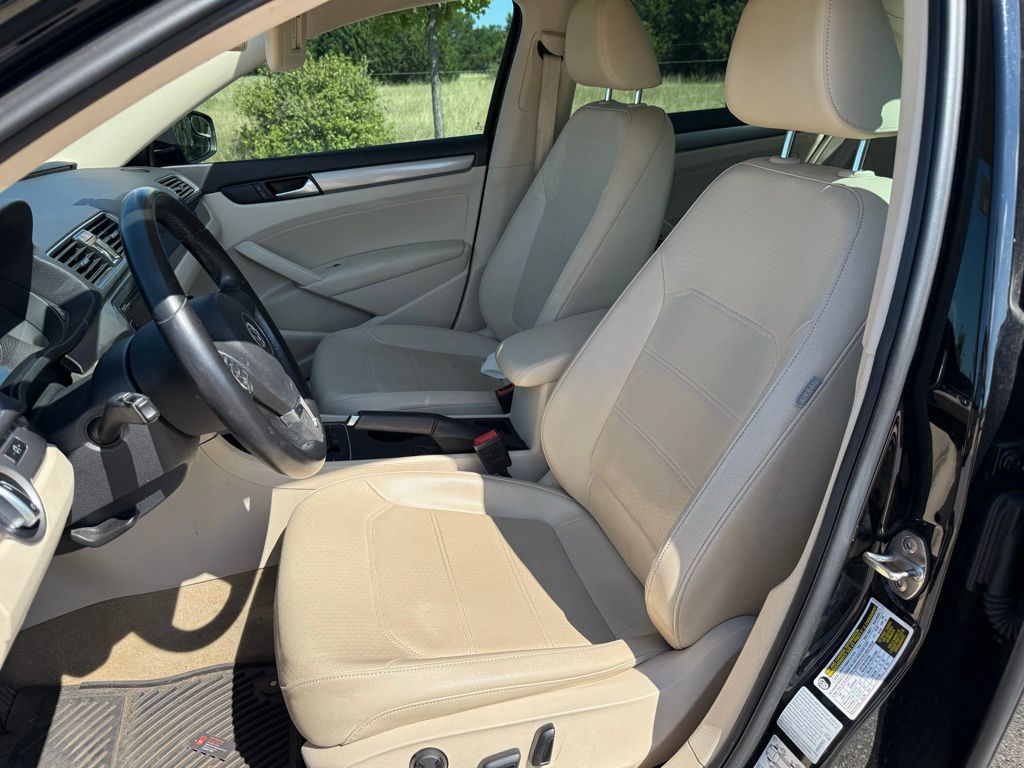 Thumbnail: 2015 Volkswagen Passat - 8