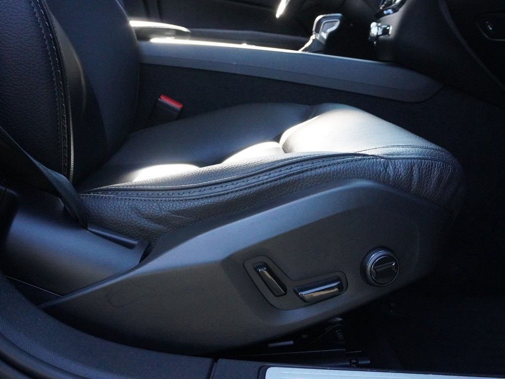 Used 2020 Gray Volvo T5 image 30