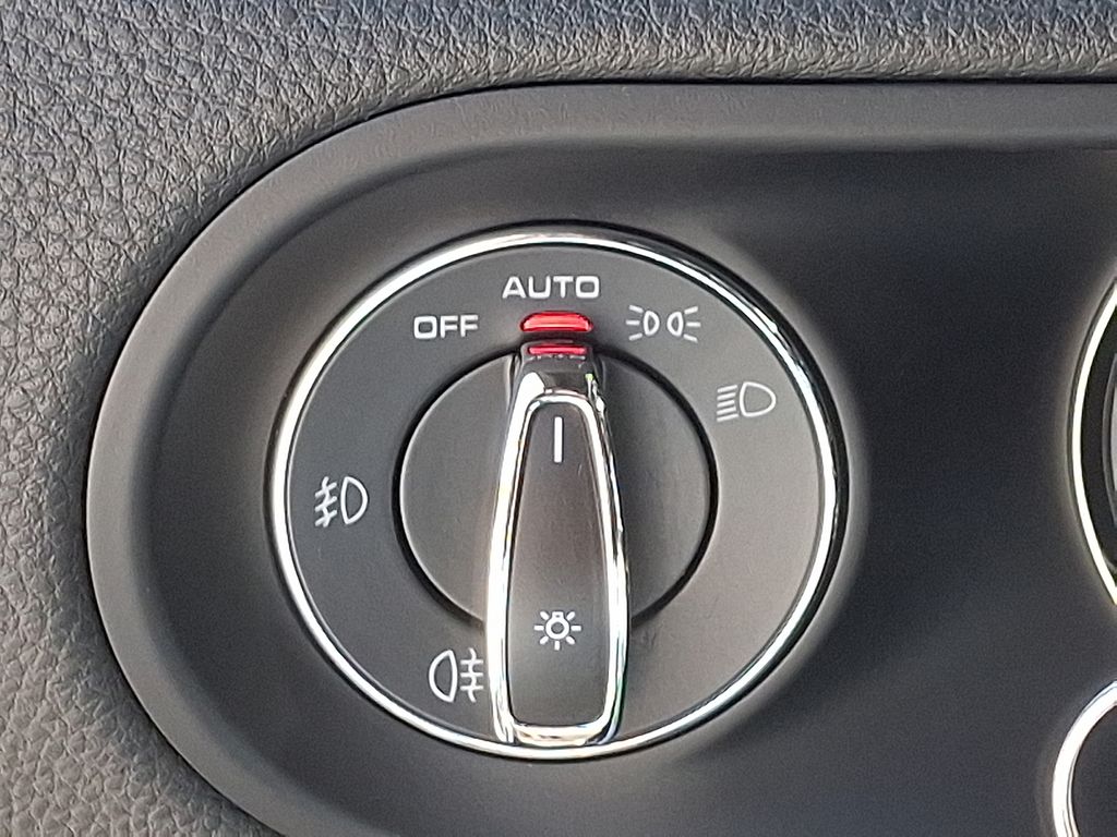 2015 Porsche Macan Turbo 31