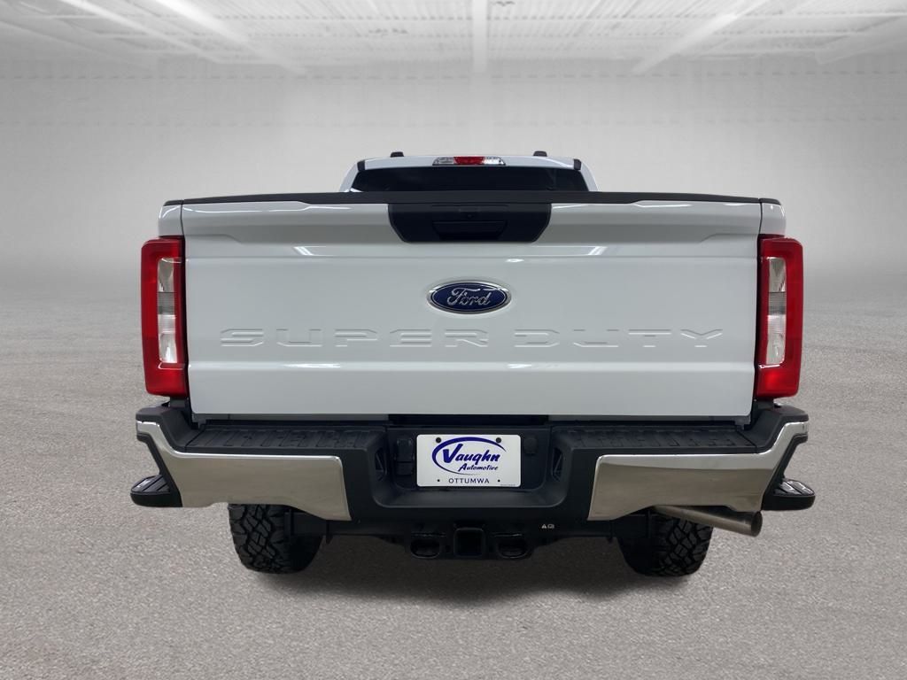 2025 Ford F-250SD XLT photo