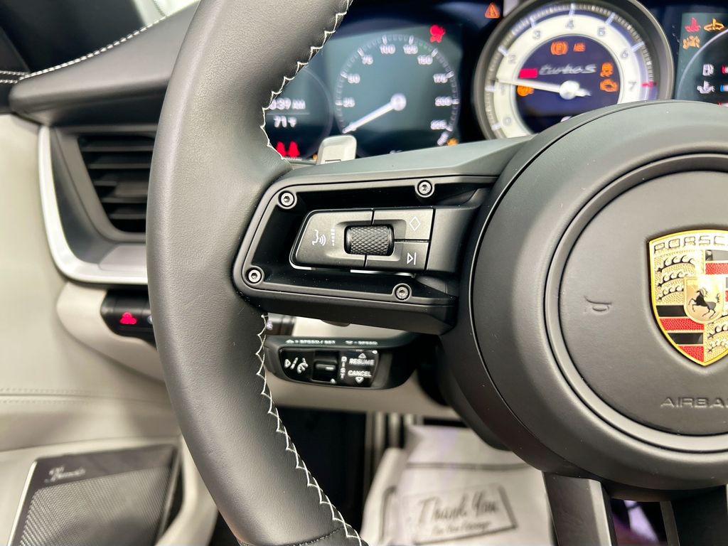 Thumbnail: 2025 Porsche 911 - 14