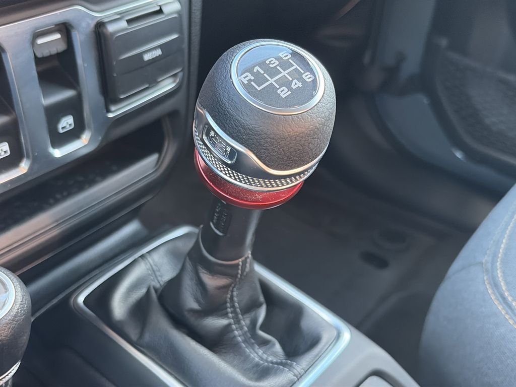 Used 2025 Jeep Wrangler SUV