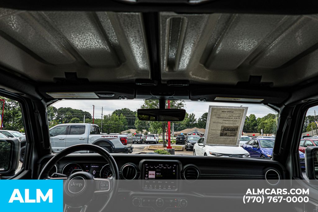 Used 2023 Silver Jeep Sahara image 51