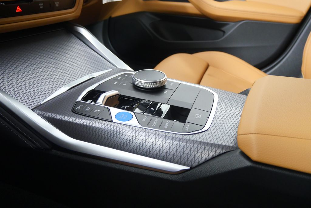 Thumbnail: 2025 BMW i4 - 24