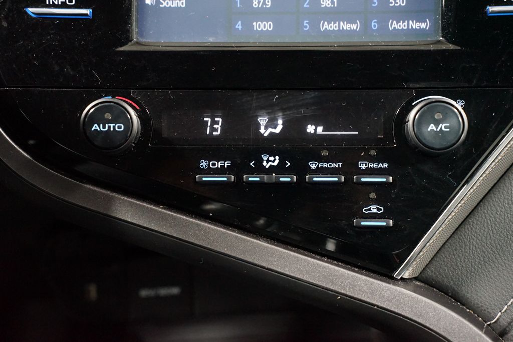 Thumbnail: 2018 Toyota Camry - 20