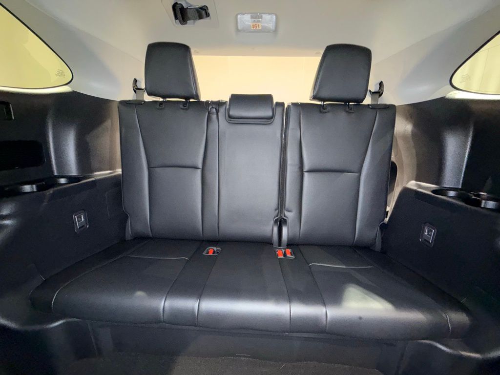 Thumbnail: 2023 Toyota Highlander - 23