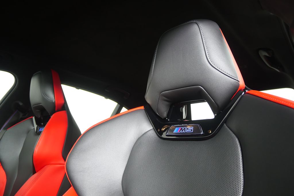 Thumbnail: 2026 BMW M5 - 12