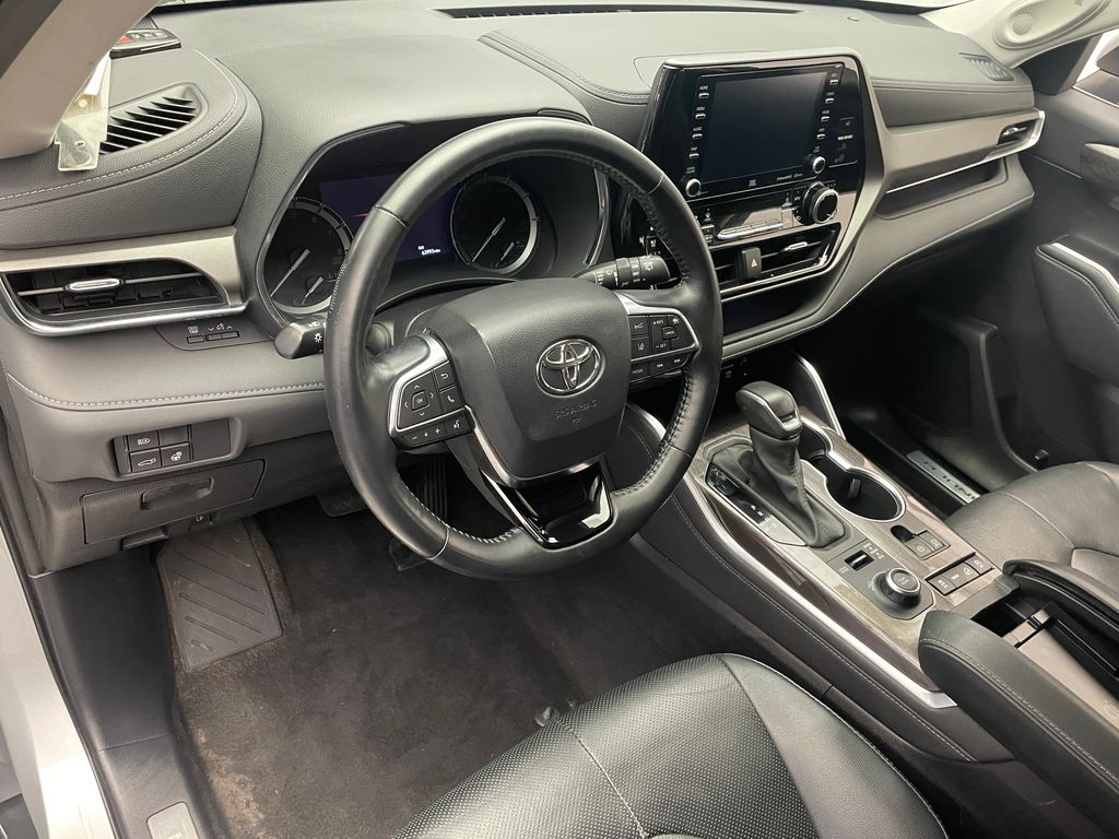 2021 Toyota Highlander Limited 11