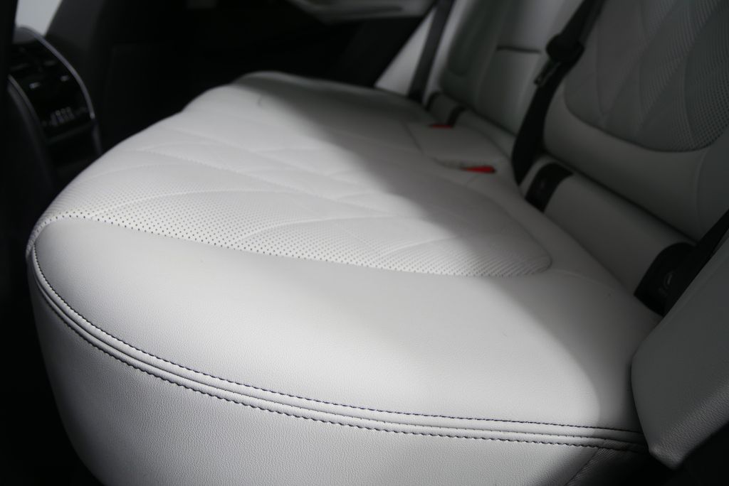 Thumbnail: 2026 BMW X5 - 15