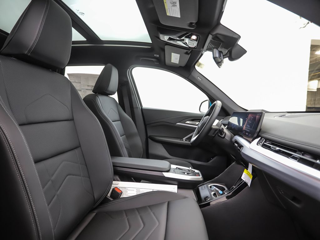 2025 BMW X1 xDrive28i 29