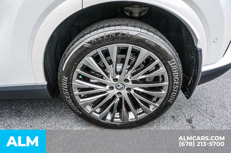 Used 2023 White Lexus 350 Luxury image 17