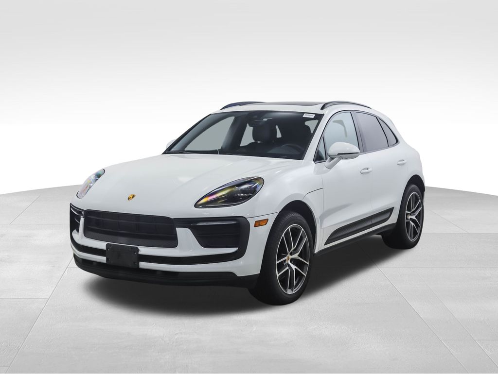 Thumbnail: 2022 Porsche Macan - 1